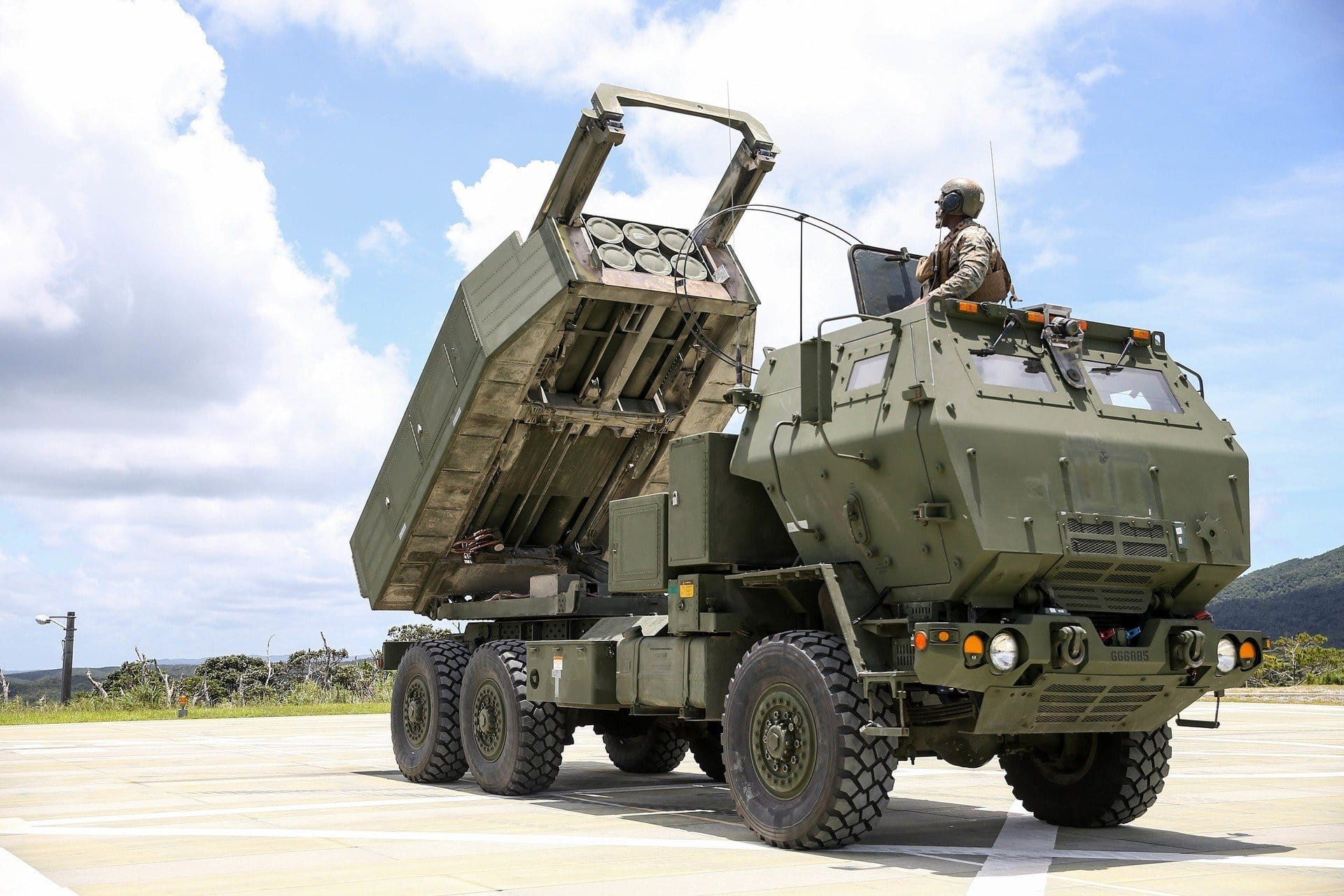 В Украину прибыли еще 4 системы HIMARS. Итого страна получила уже 26 дальнобойных высокоточных систем