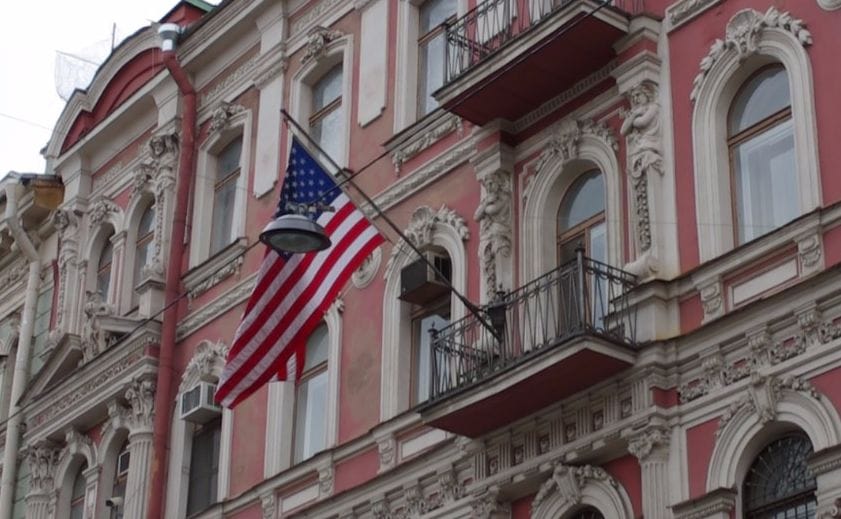 США могут закрыть одно из российских генконсульств