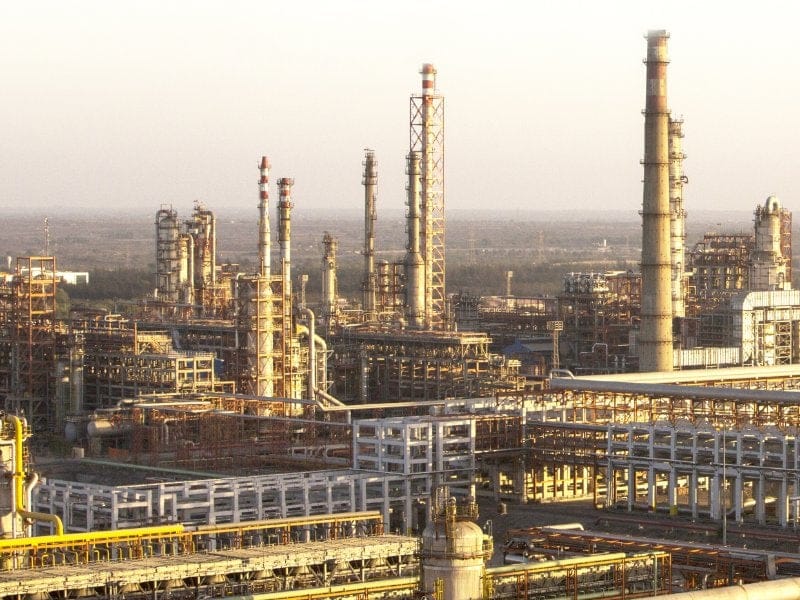 Саудовская Аравия и Ирак прекратили поставки нефти на аффилированный с «Роснефтью» индийский НПЗ после санкций ЕС
