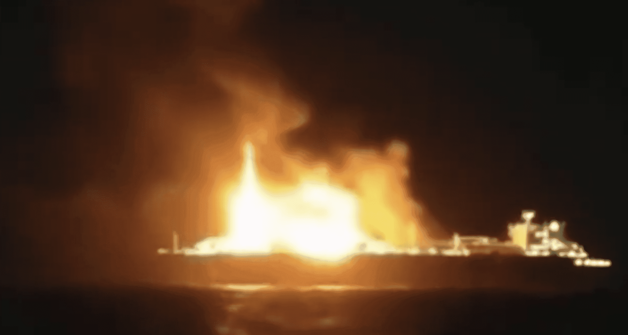 В Средиземном море горит российский газовоз Arctic Metagaz 
