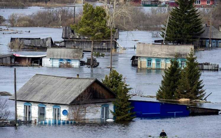 Паводок подтопил более 100 домов в российских регионах