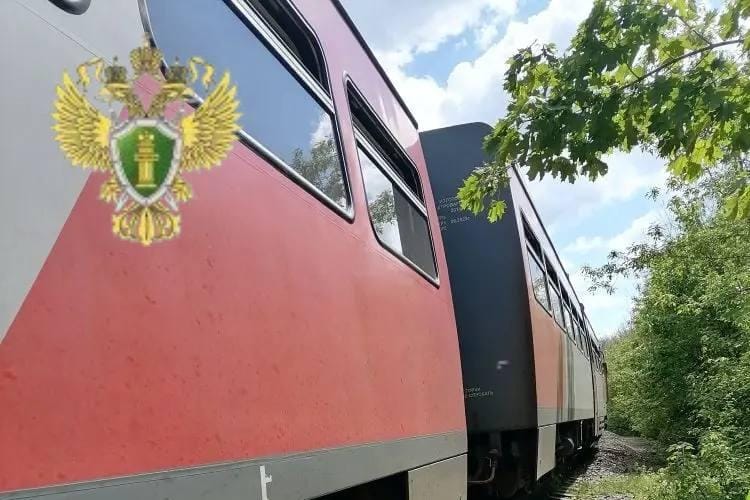 В Белгородской области сошел с рельсов поезд. Губернатор Гладков отредактировал новость об этом, убрав указание на возможный подрыв