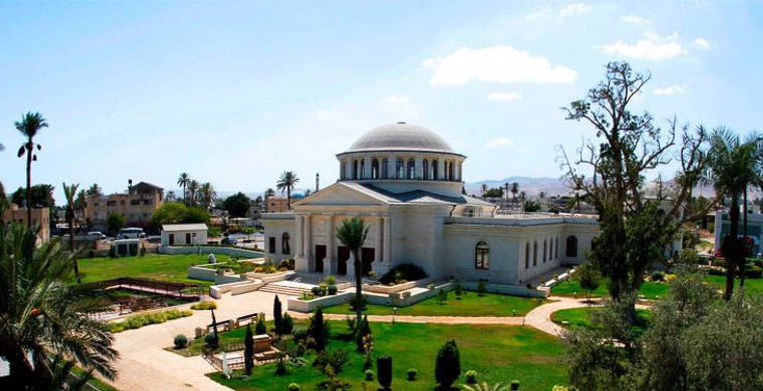 В Иерихоне, на Западном берегу реки Иордан, Российская духовная миссия в конце XIX века построила комплекс, известный под названием «Аль-Мадраса Ваззукума»